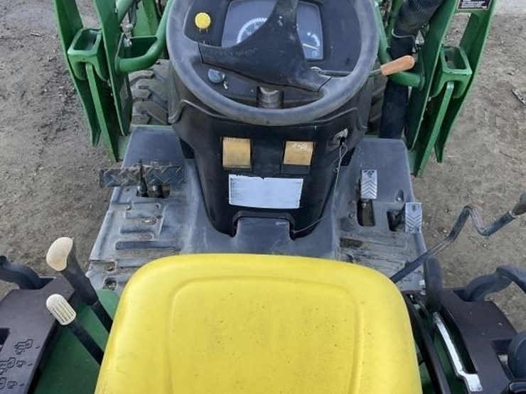 john-deere-2320-image-21