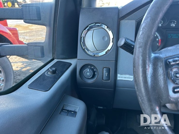 2011-ford-f250-image-30