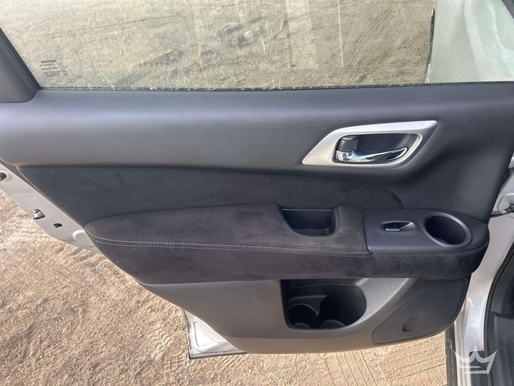 2015-nissan-pathfinder-image-23