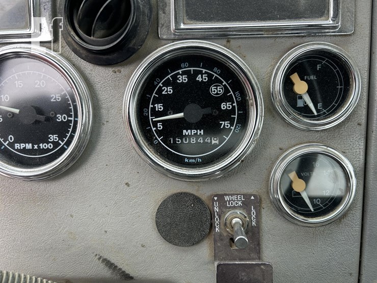 1997-ford-lt8000-image-70