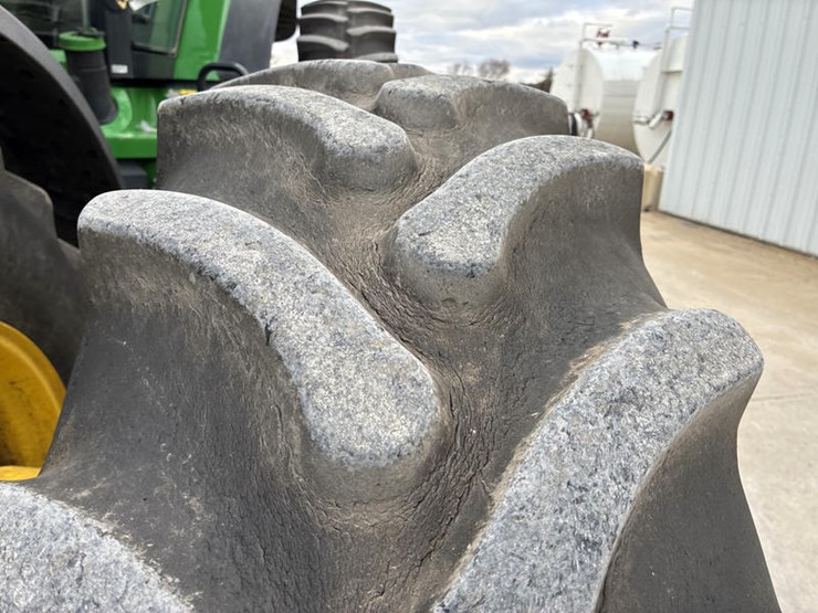 john-deere-8335r-image-44