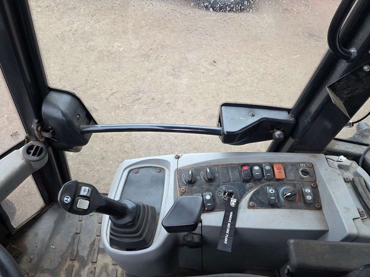 2009-caterpillar-906h-image-32