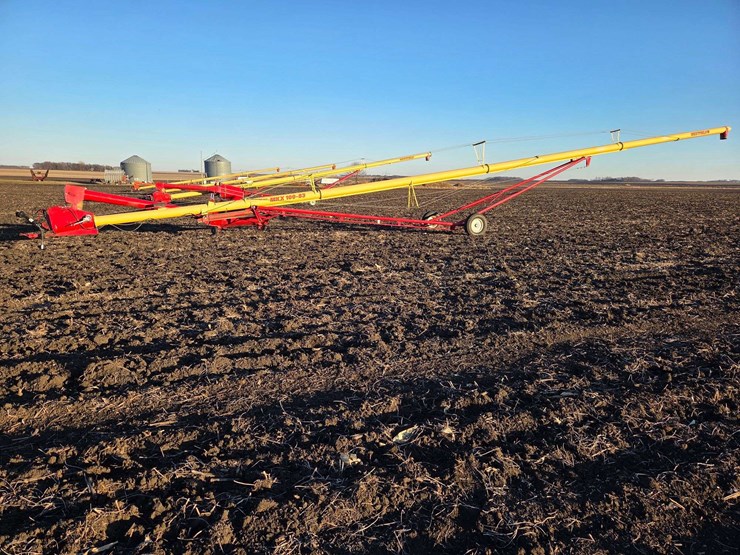 westfield-10”-x-83’-auger-with-swing-hopper,-16”-tires,-works-good,-used-fall-of-‘25-image-3