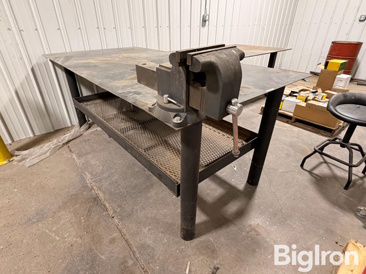 8'-welding-table-w/-vice-image-4