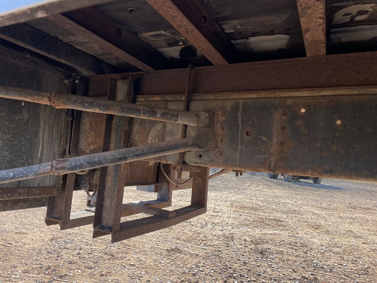 #1135-•-2002-gmc-c6500-van-truck-(has-mn-title)-image-14