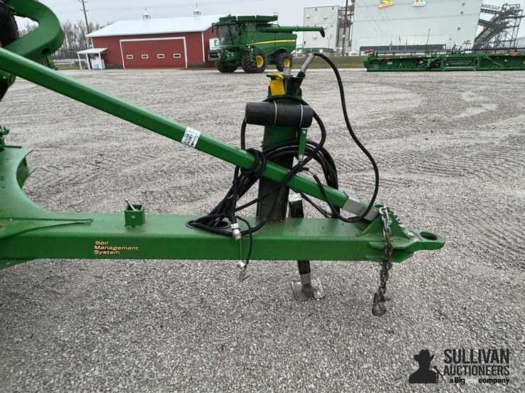 2022-john-deere-2330-image-20