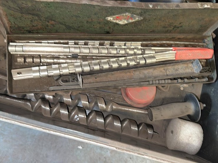 #174-•-craftsman-toolbox-and-contents*-image-17