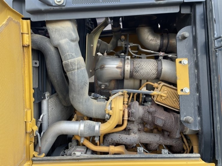 deere-650k-xlt-image-24