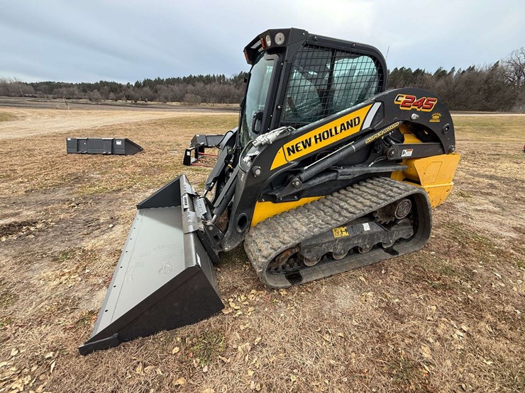 new-holland-c245-image-13