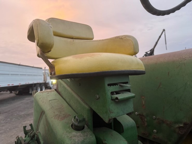 john-deere-4020-image-11