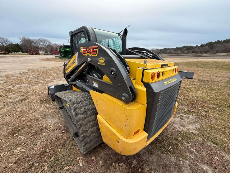 new-holland-c245-image-10