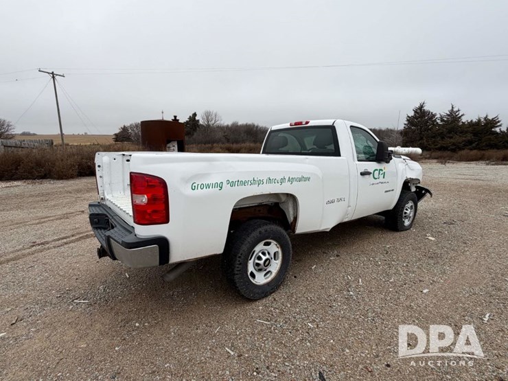 2012-chevrolet-2500hd-image-8