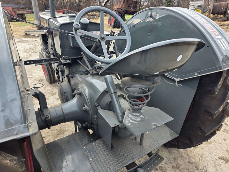 1938-case-cc-narrow-front-tractor,-new-12.4/11-36-rears,-pto,-crank-start,-sn:-4200966,-rebuilt-fro-image-29