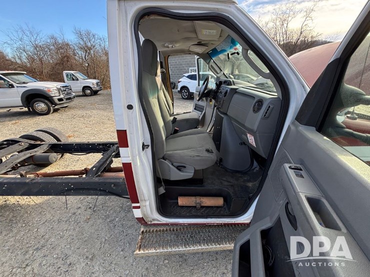 ford-e450-image-44