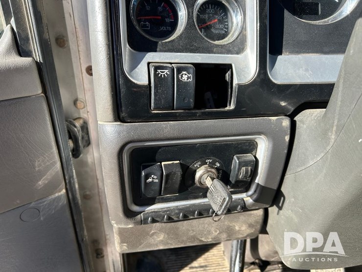 2009-kenworth-t800-image-49