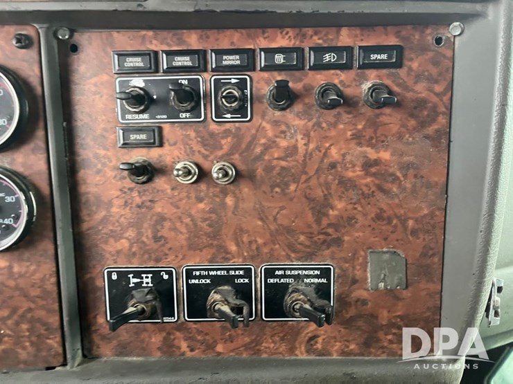 2005-kenworth-t800-image-49