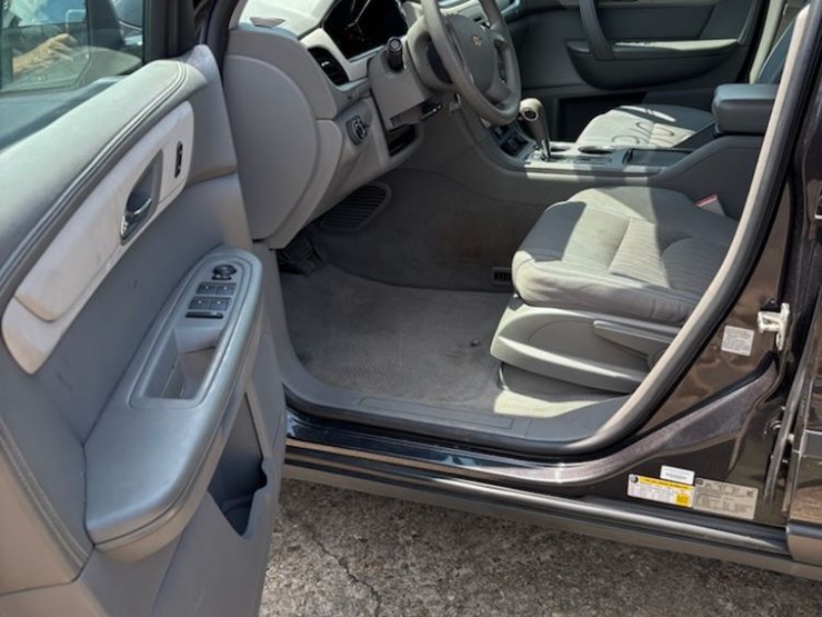 2016-traverse-ls-(njp421)-image-8