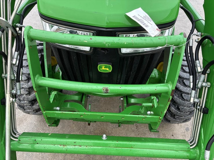 john-deere-3033r-image-18