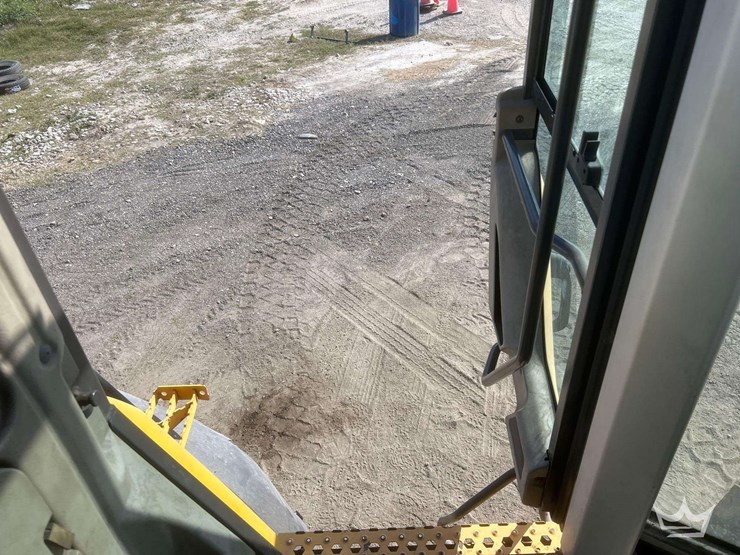 2014-volvo-l60g-image-11