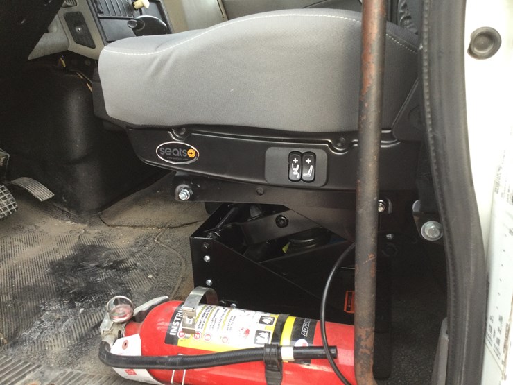 2013-international-durastar-4300-image-15