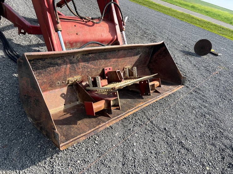 case-ih-2350-image-5