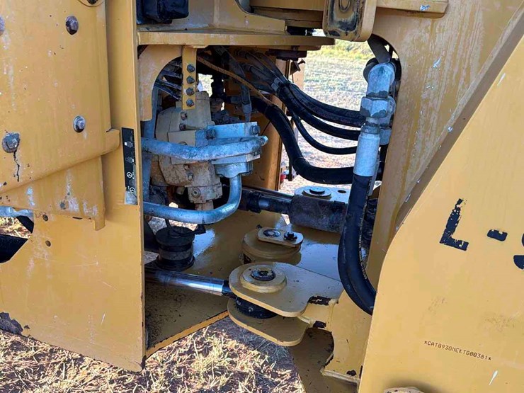 caterpillar-930m-image-13