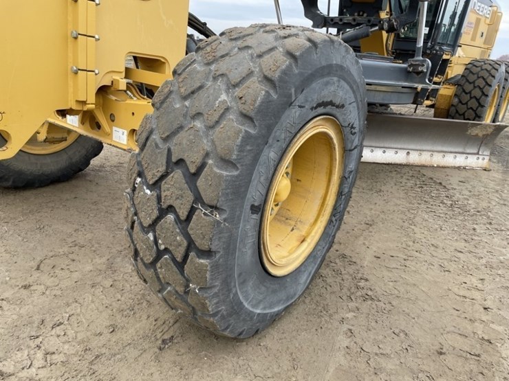 deere-770g-image-9