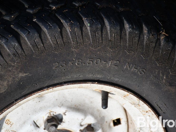 toro-groundmaster-223-d-riding-lawn-mower-image-16