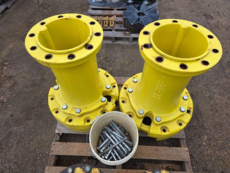 factory-front-dual-spacers-off-john-deere-8r360-image-1