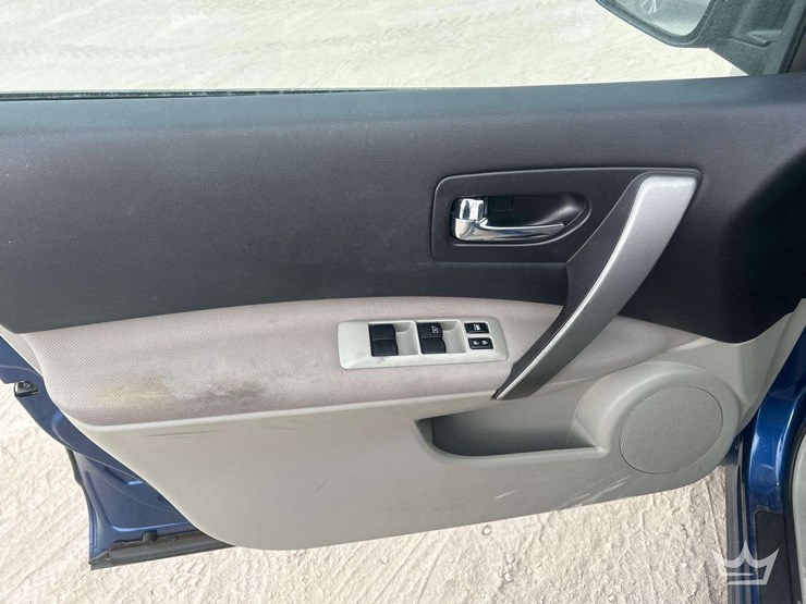 2008-nissan-rogue-image-10