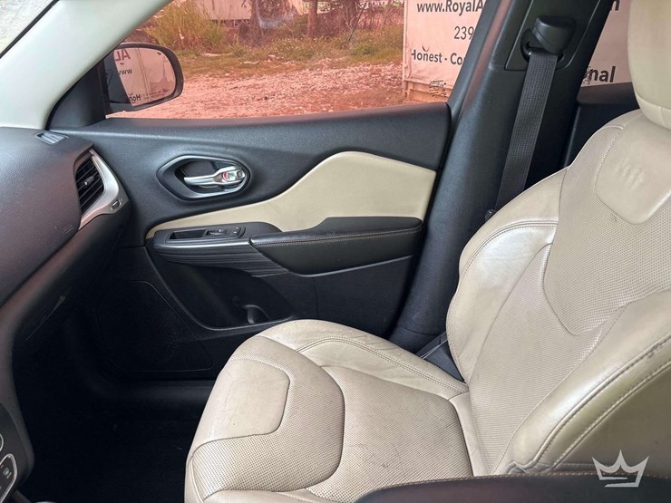 2015-jeep-cherokee-image-17