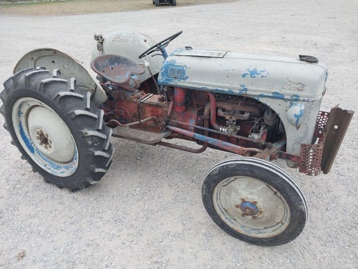 ford-tractor-image-3
