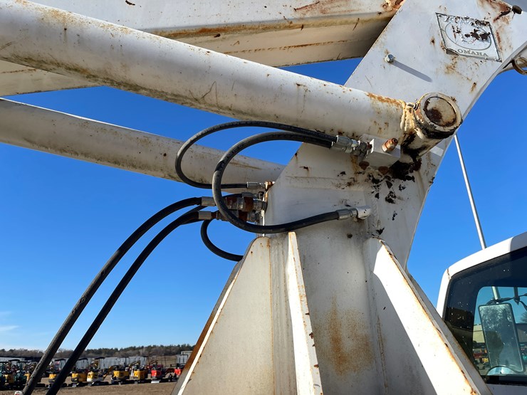 #1141-•-1995-gmc-topkick-bucket-truck-(has-mn-title)-image-18