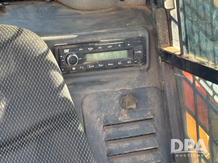 2024-caterpillar-289d3-image-59