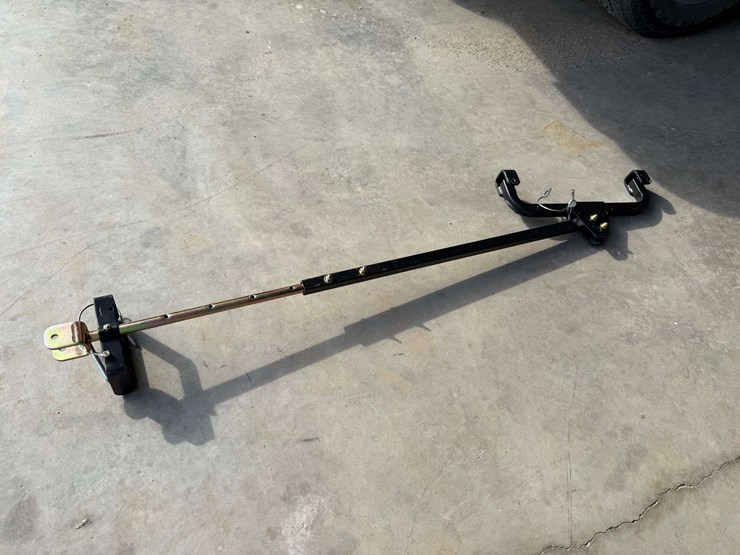 clam-x-200-pro-thermal-fish-house,-fully-insulated,-with-sled-and-hitch,-led-light-bar,-2-doors-image-14