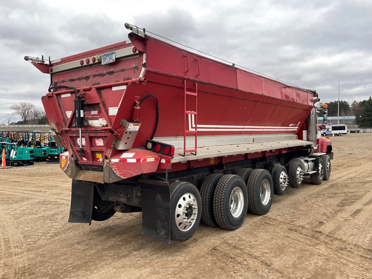 #1130-•-2005-international-5500i-6x4-dump-truck-(has-mn-title)-image-5