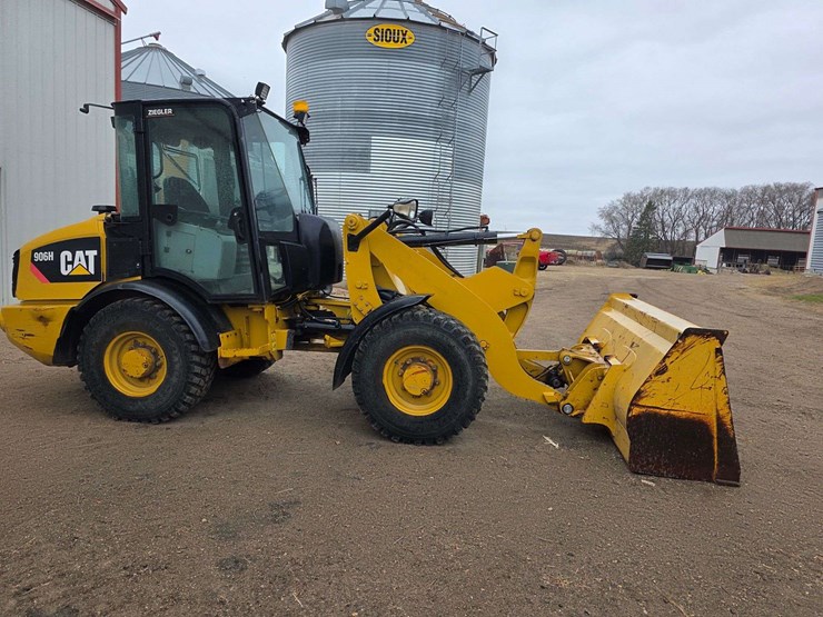 2009-caterpillar-906h-image-3