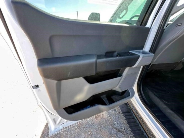 2024-ford-f350dually-1-ton-image-42