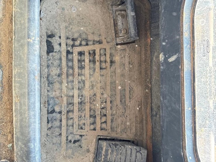 2021-deere-331g-image-29