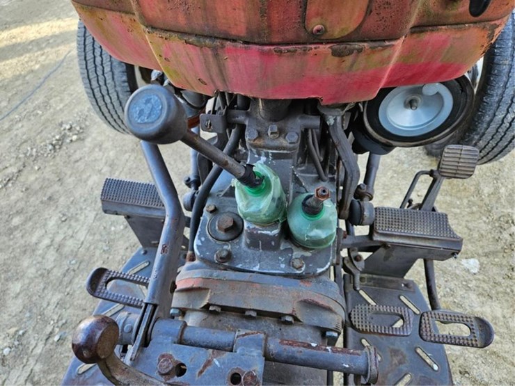 massey-ferguson-240-image-55