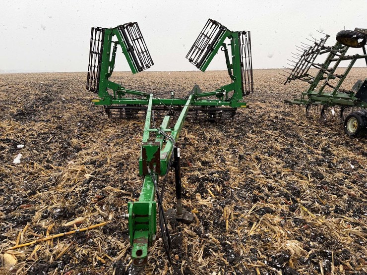 john-deere-200-image-2