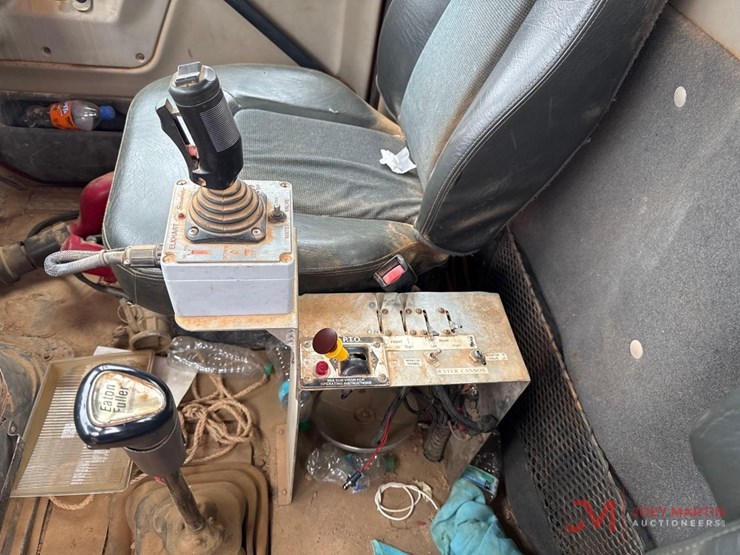 2007-sterling-water-truck-image-25