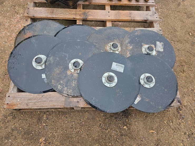 (8)-john-deere-planter-opener-discs,-buying-all-for-one-money-image-1