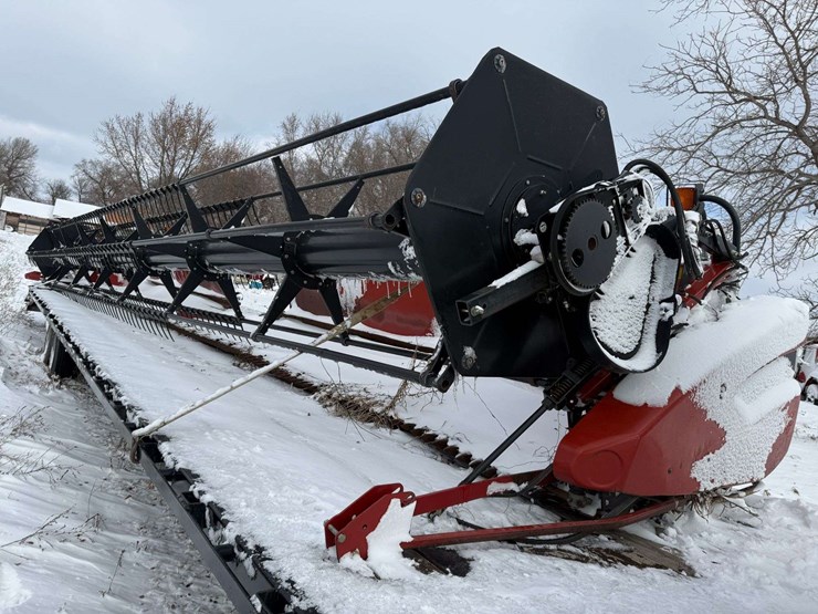 international-model-2020-flex-head,-35’-wide,-dual-drive,-*to-be-sold-for-parts,-missing-auger-image-8