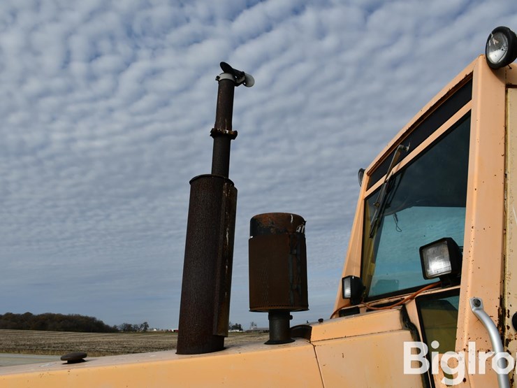 1970-case-970-2wd-tractor-image-17