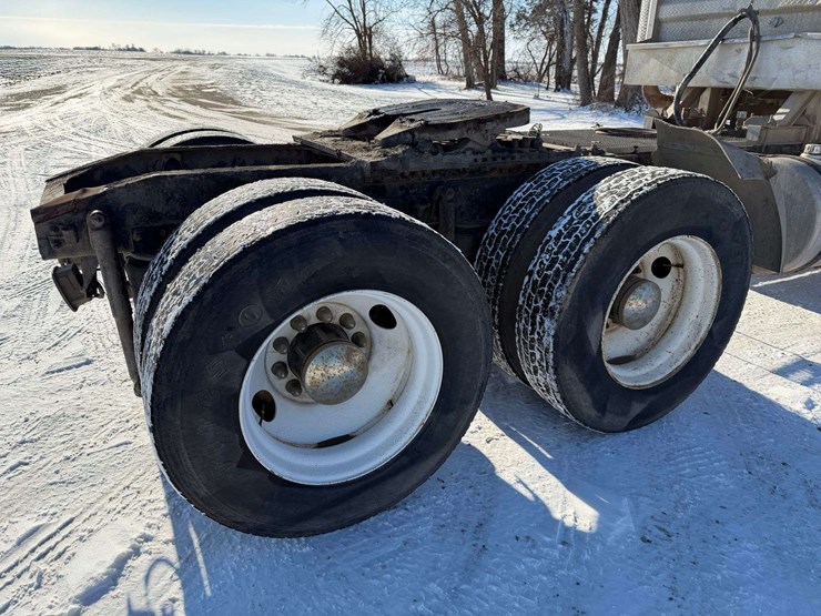 2006-mack-chn613-image-10