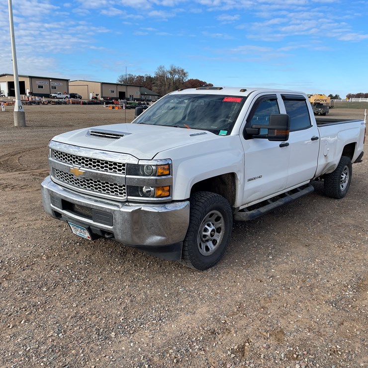#1123 • 2019 Chevrolet Silverado Pickup Truck(Has MN Title)