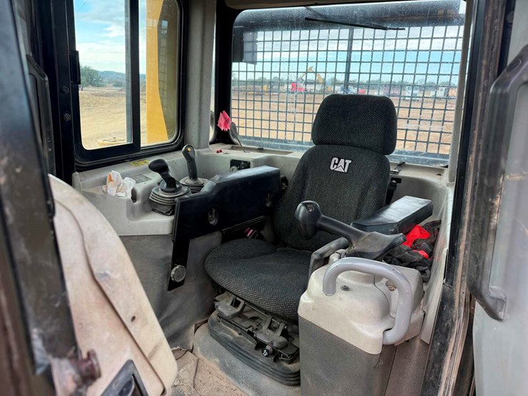 caterpillar-d6t-lgp-image-28