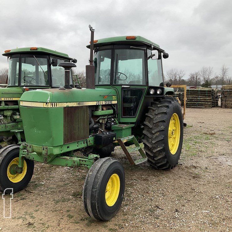 JOHN DEERE 4040