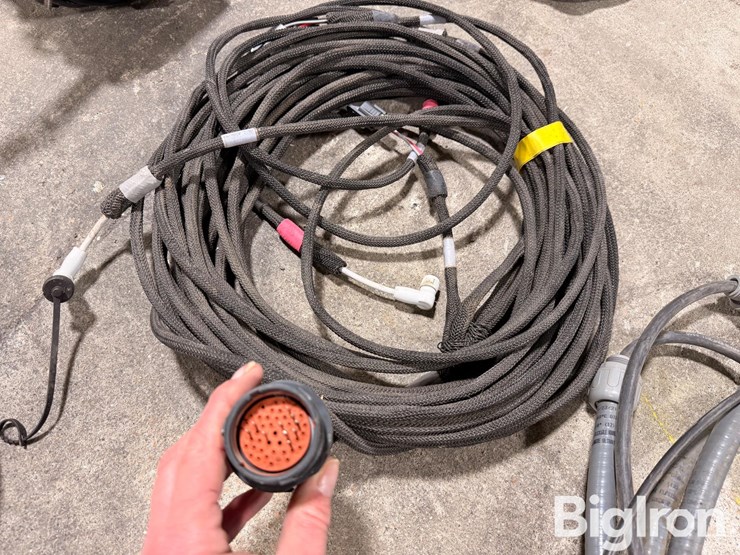 220v-power-cords-&-in-cab-monitors/wire-harnesses-image-19